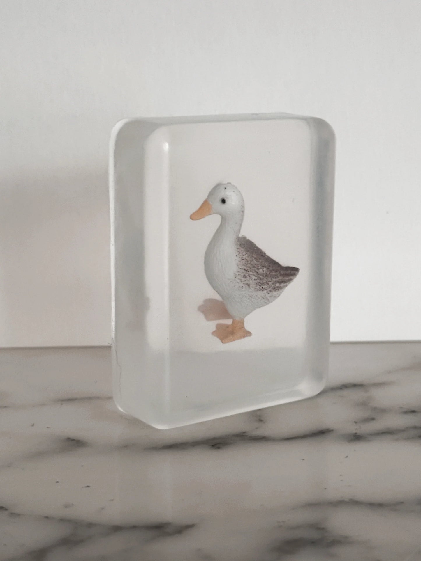 Savon Transparent Artisanal avec Figurine Canard