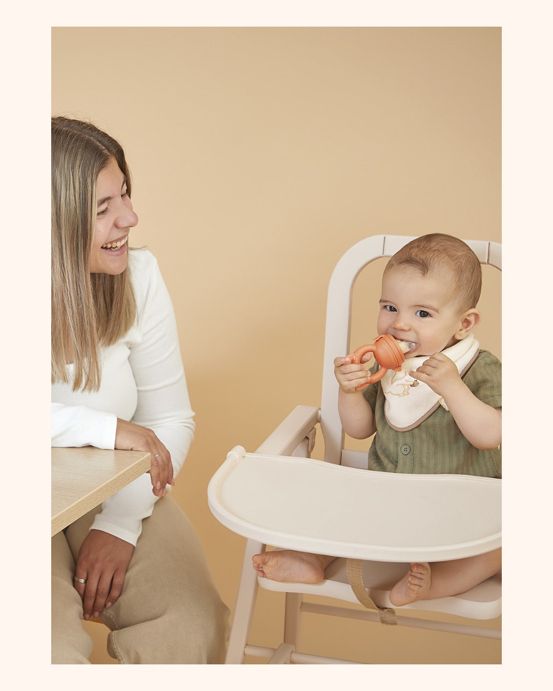 Coffret bavoir et grignoteuse bébé