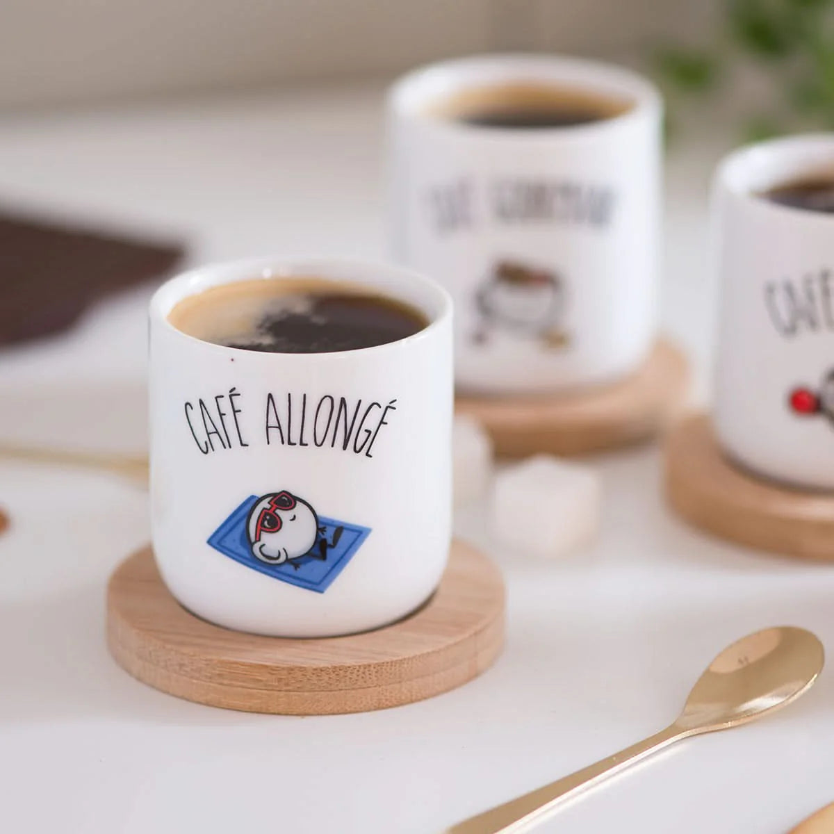 Coffret 4 tasses à café avec leur soucoupe