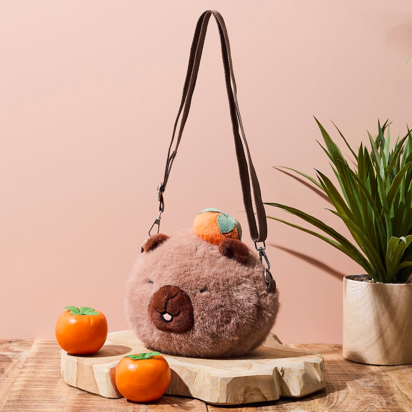 Sac peluche Capybara vibrant