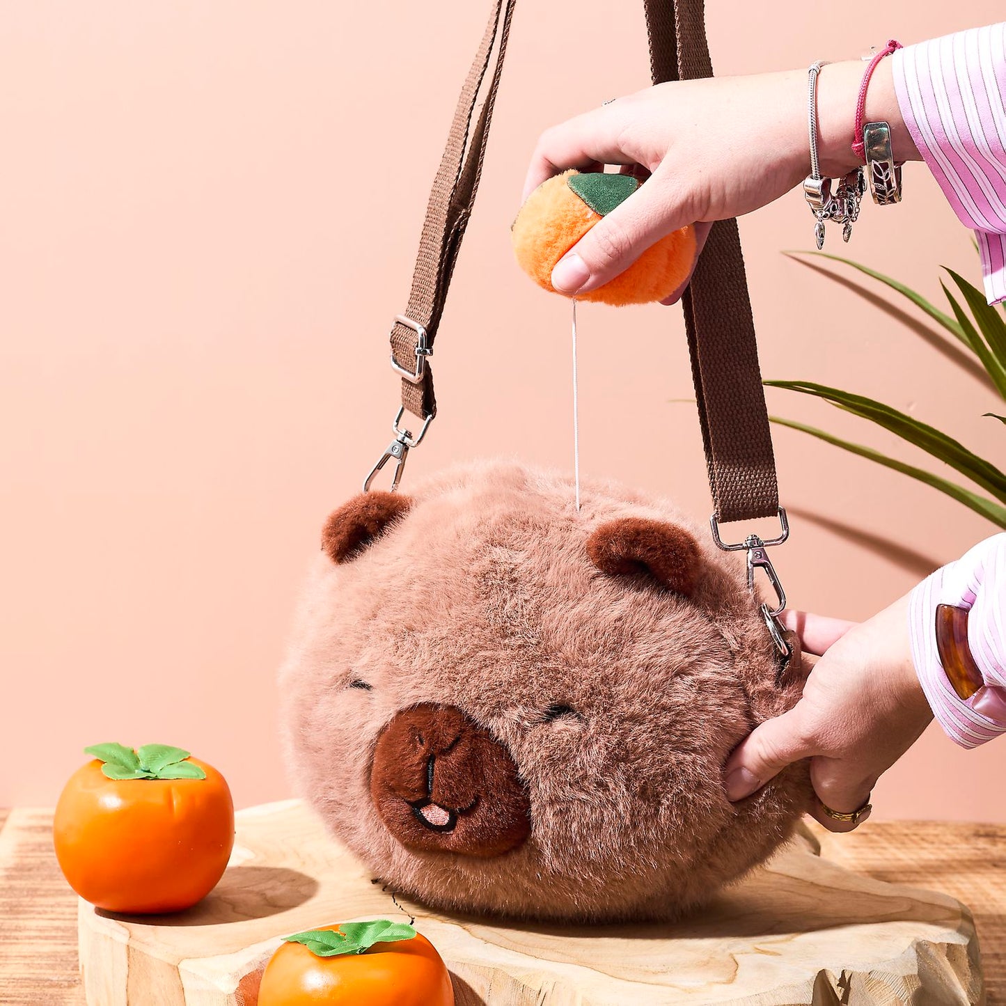 Sac peluche Capybara vibrant
