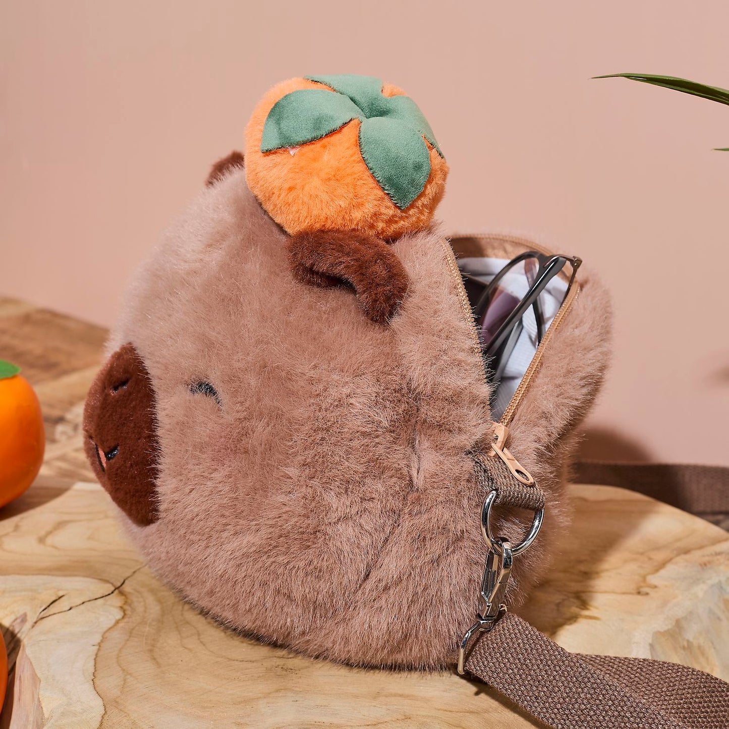 Sac peluche Capybara vibrant