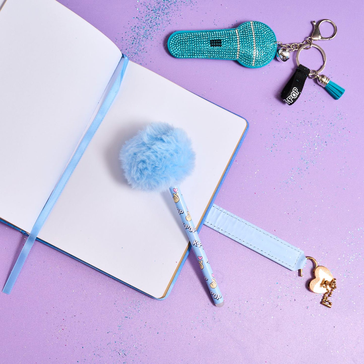 Stylo effaçable pompon K Pop - modèle aléatoire