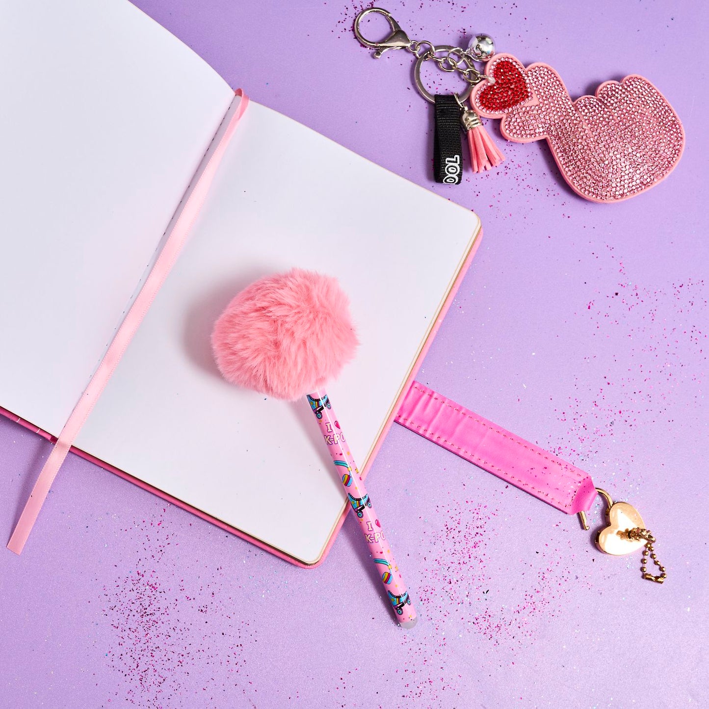 Stylo effaçable pompon K Pop - modèle aléatoire