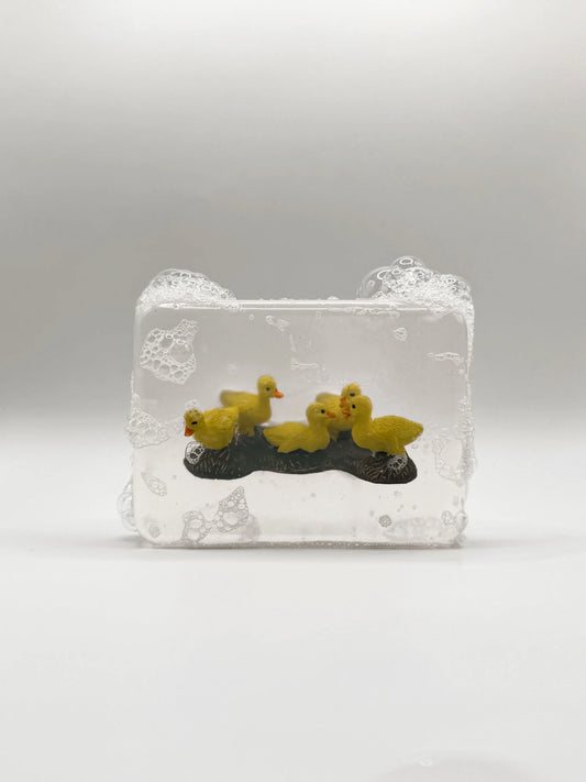 Savon Transparent Artisanal avec Figurine Poussins