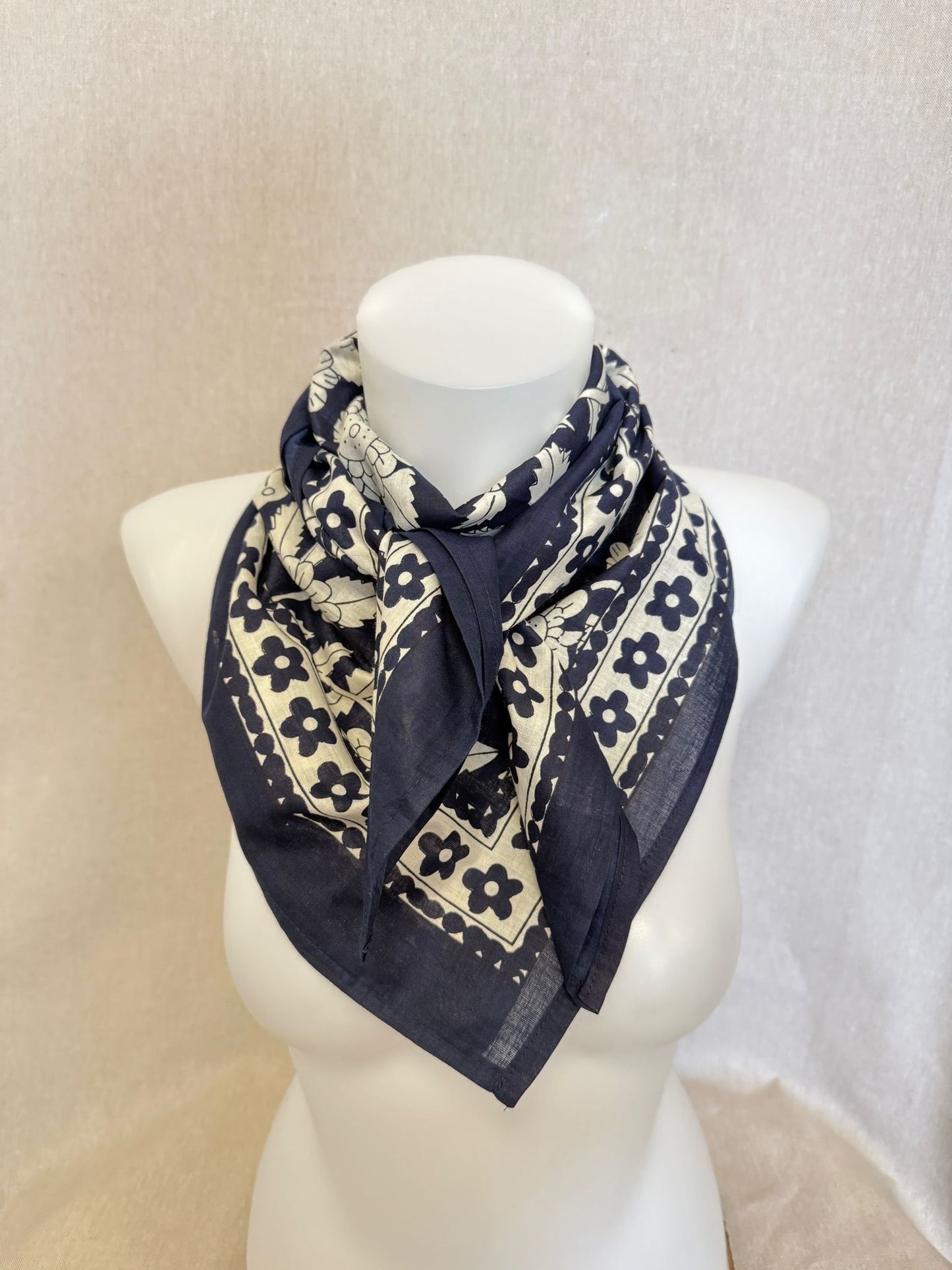 Foulard Carré Bella - Divers Coloris