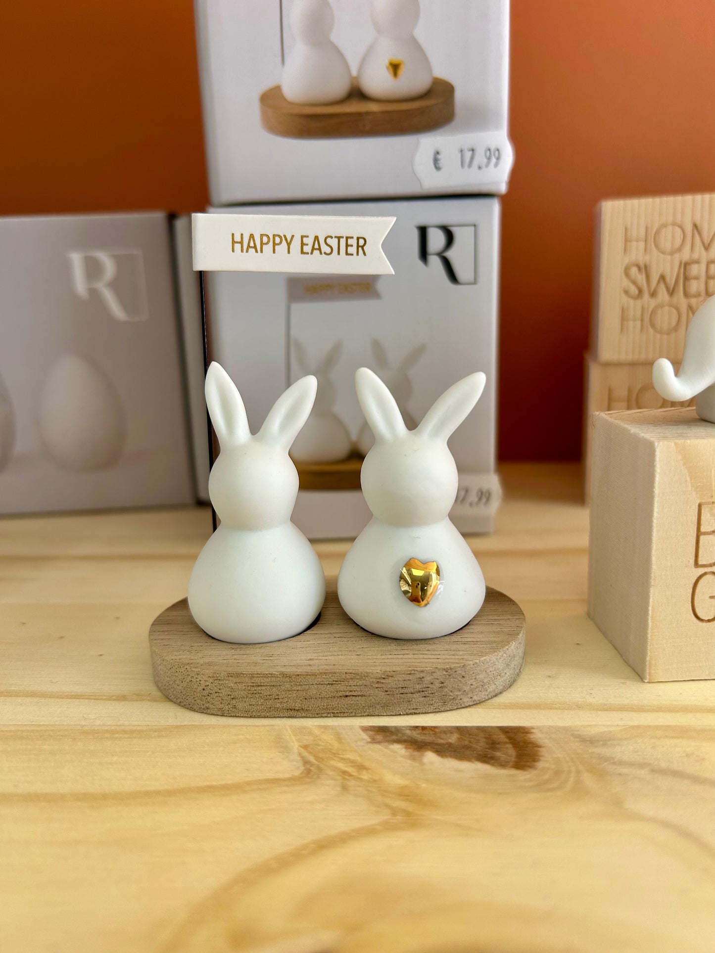 Figurines "Happy Easter"
