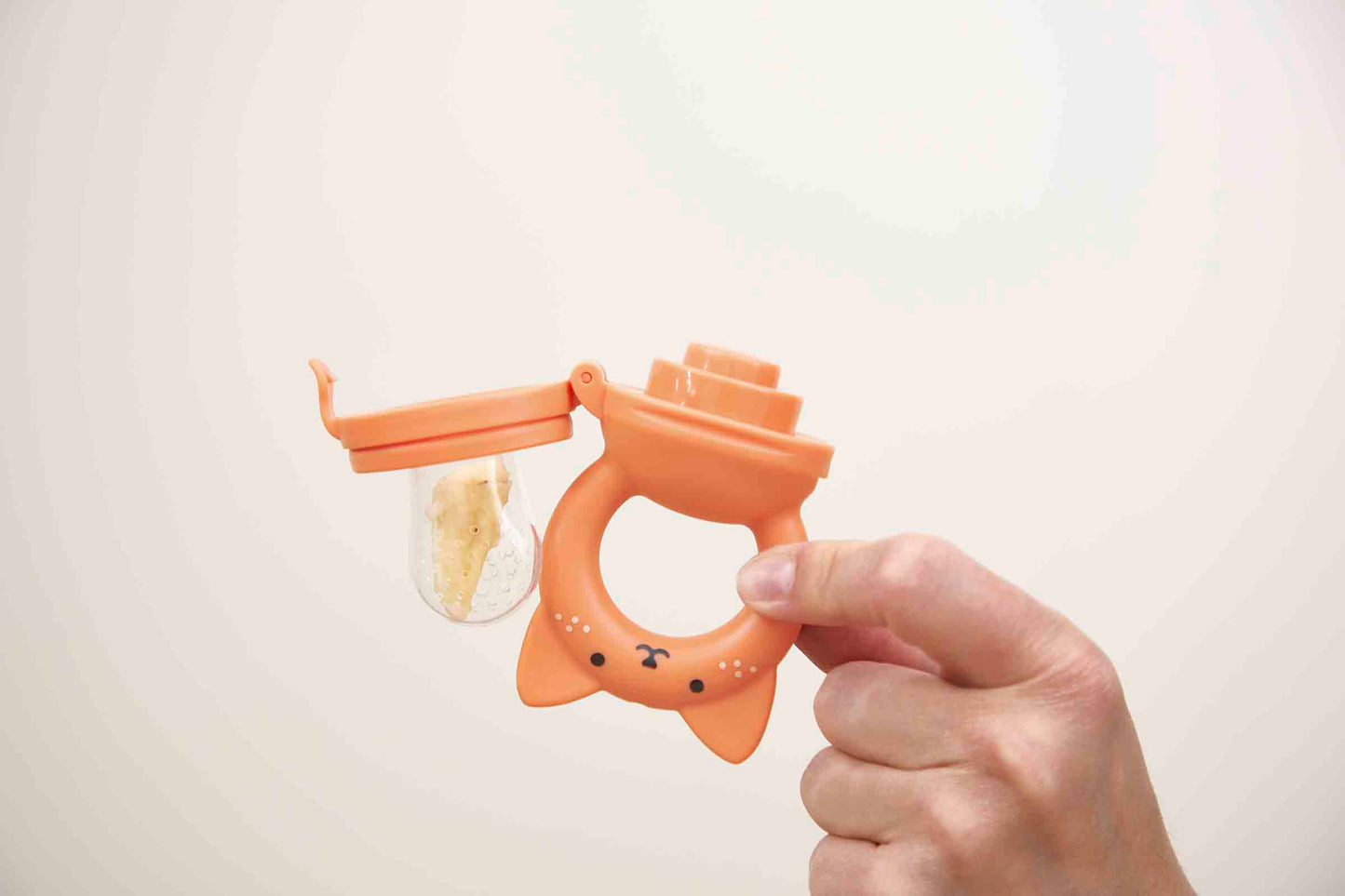Coffret bavoir et grignoteuse bébé