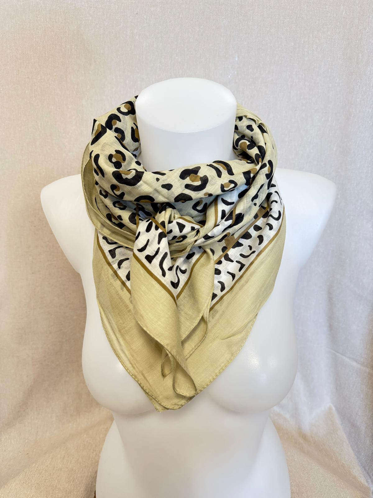 Foulard Carré Leo
