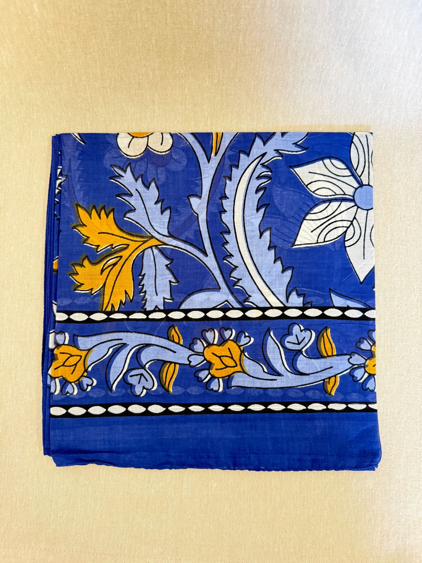 Foulard Carré Arabesque Royale - Divers Coloris
