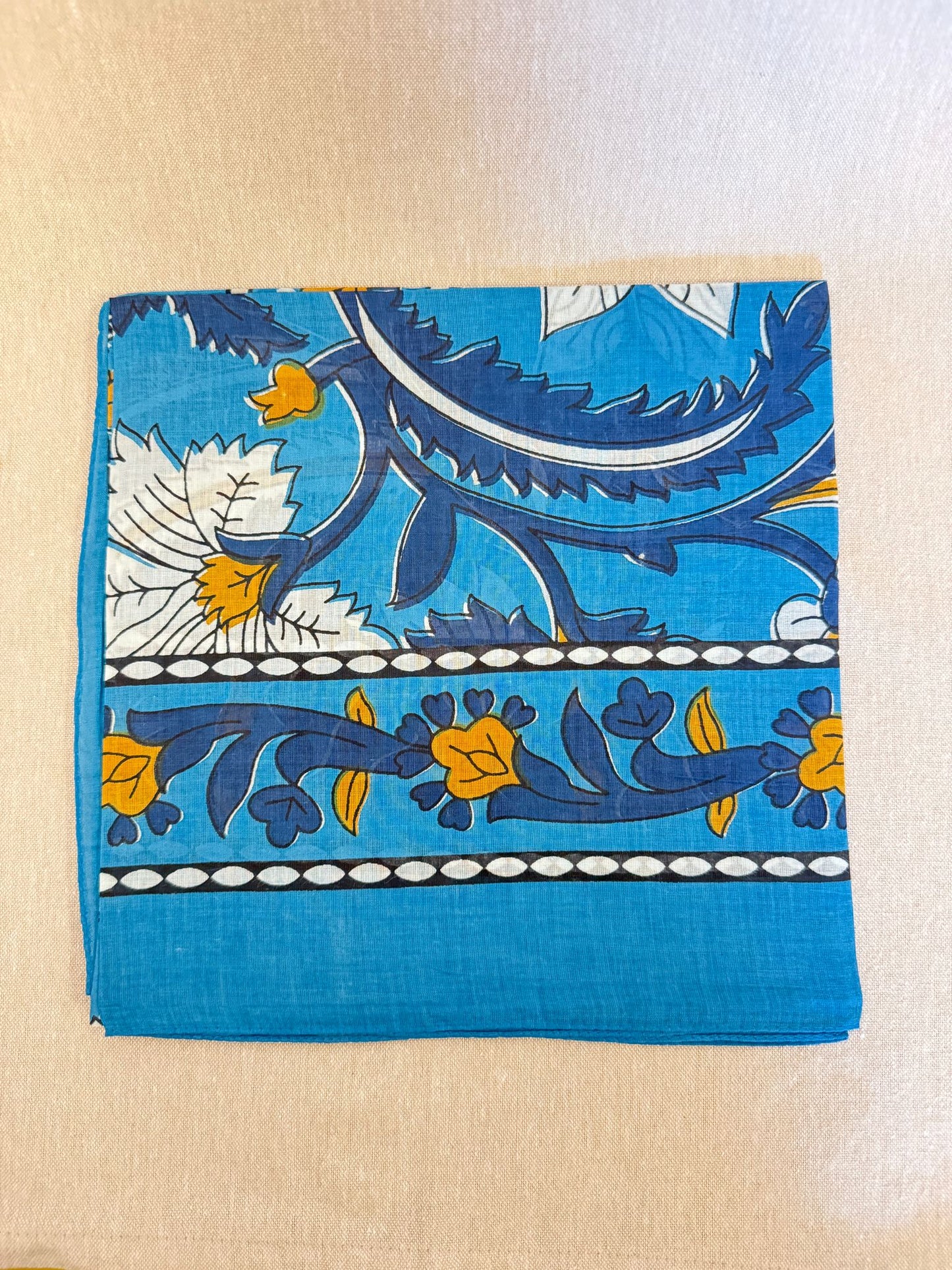Foulard Carré Arabesque Royale - Divers Coloris