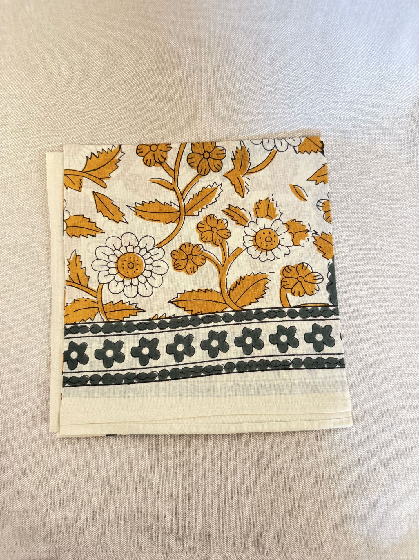Foulard Carré Bella - Divers Coloris