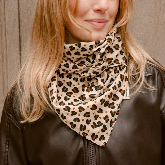 Grand Foulard - Léopard Coeur
